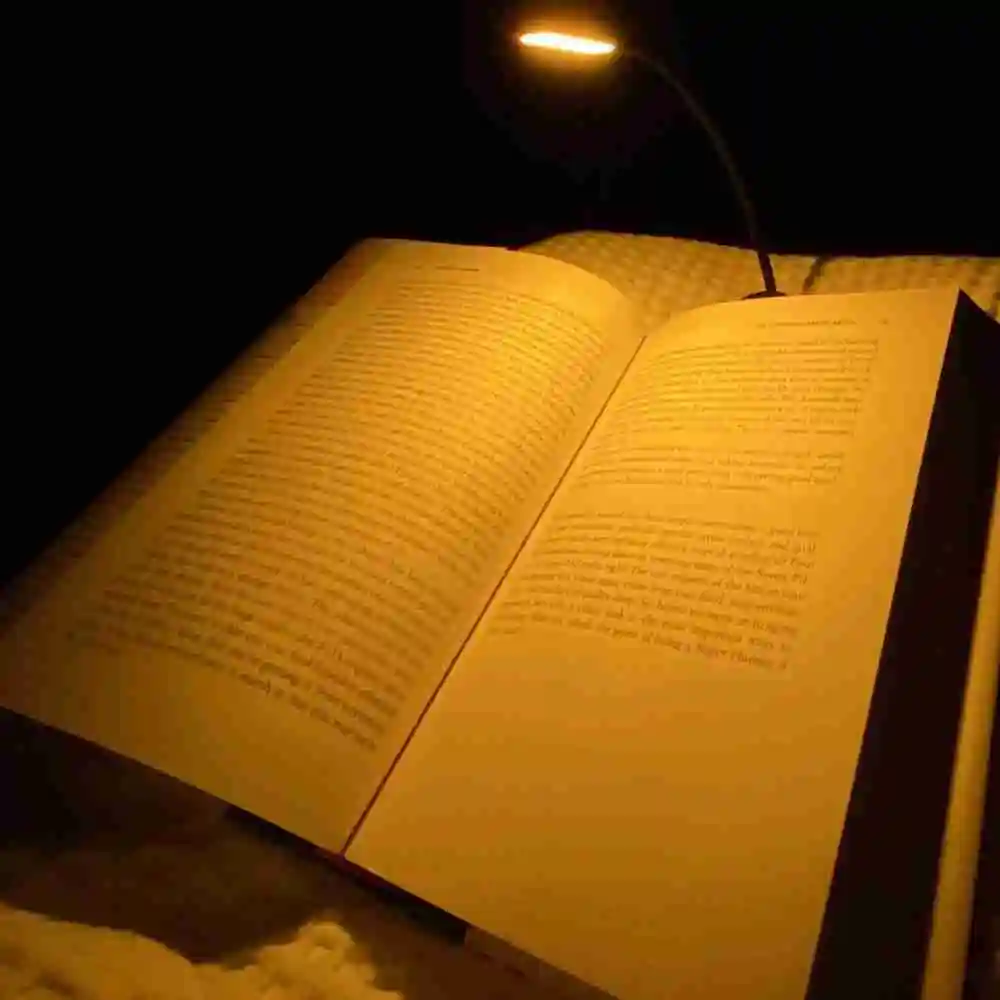 NoBlue, Amber Book Light